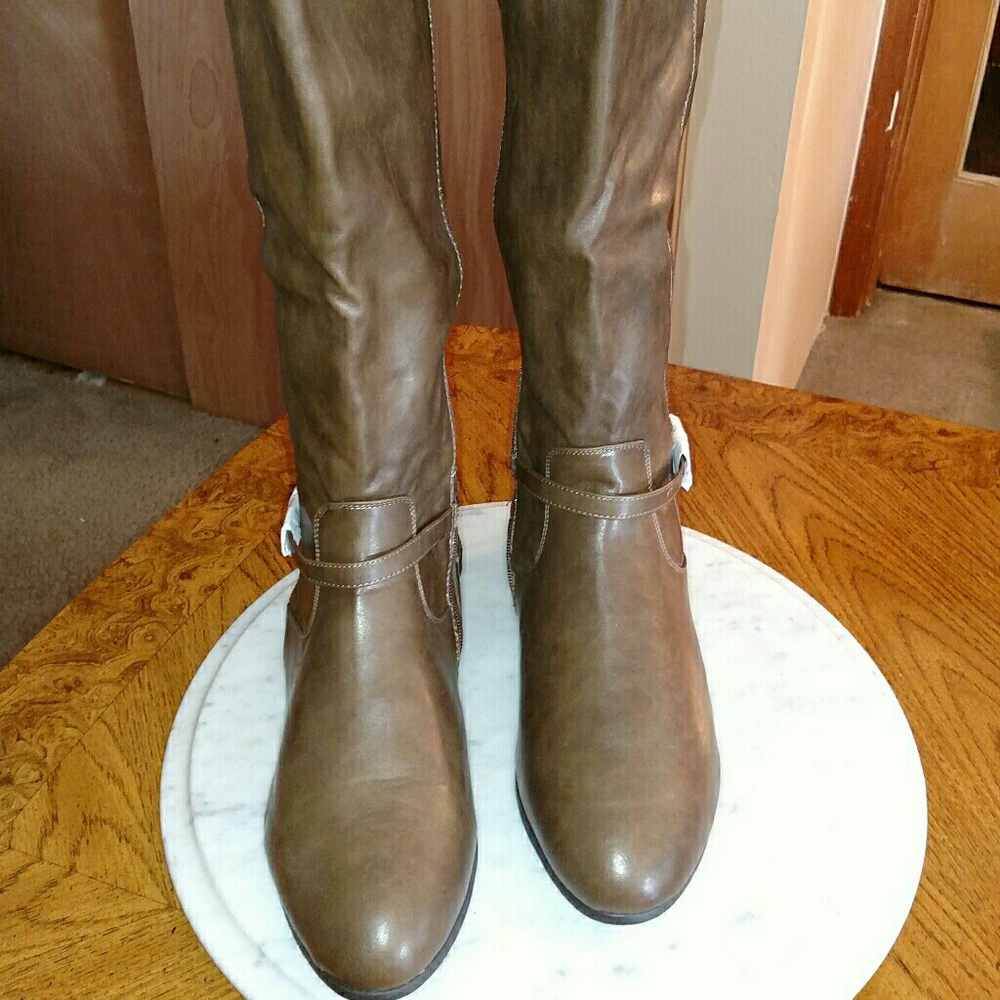 Avenue Boots